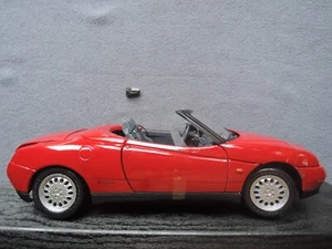 ALFA ROMEO 1995 SPIDER in Red by MAISTO # 31831 - Picture 1 of 23