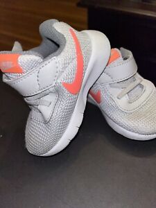 Nike Baby Girl's Tanjun Sneaker Platinum/Lava Glow 3C