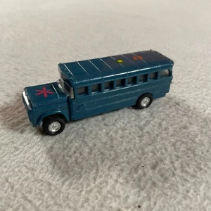 Vintage Lindberg School Bus Blue Mini Lindy 23 Chevrolet HO Scale Plastic Model - Picture 1 of 12