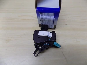 Genuine Chrysler PT Cruiser Offside Front Door Lock Motor 04717960AC - Picture 1 of 1