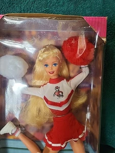 Barbie 1996 NC State University Wolfpack Cheerleader Edizione Speciale 17194 - Foto 1 di 6