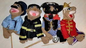 (4) Melissa & Doug Hand Puppets lot King, Police, Firefighter, Pirate W/sticks - Foto 1 di 6