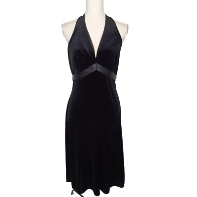 Vestido de cocktail BCBG Maxazria veludo halter tamanho M preto babydoll ano 2000 - Imagem 1 de 4