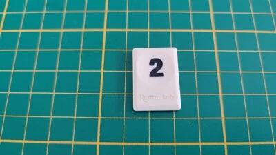 Tuile chiffre 2 noir jeu Rummikub rami des chiffres jeu de voyage Hasbro C68 - Photo 1/2
