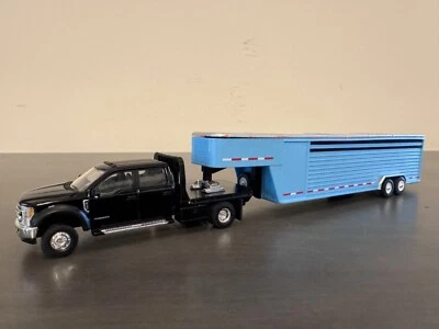 Custom 1/64 Greenlight 2020 Ford F-450 XLT with Blue Gooseneck Livestock Trailer - Image 1 of 4