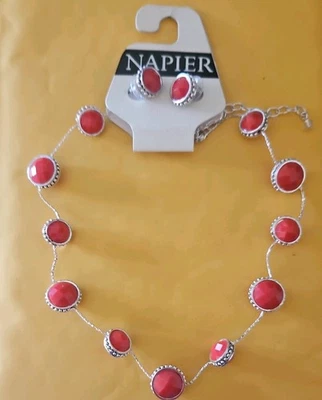 Juego Pendientes+Collar Napier Tono Plata con Piedras Rojas y Longitud Ajustable Nuevo Foto 1 de 4
