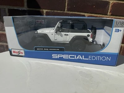 Maisto Jeep Wrangler Open Top 2014 - White 1/18 Scale Willy  Special Edition+Box - Image 1 of 4
