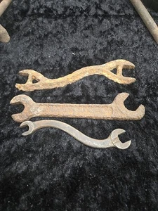 3 chiavi antiche**69-8 - Foto 1 di 7