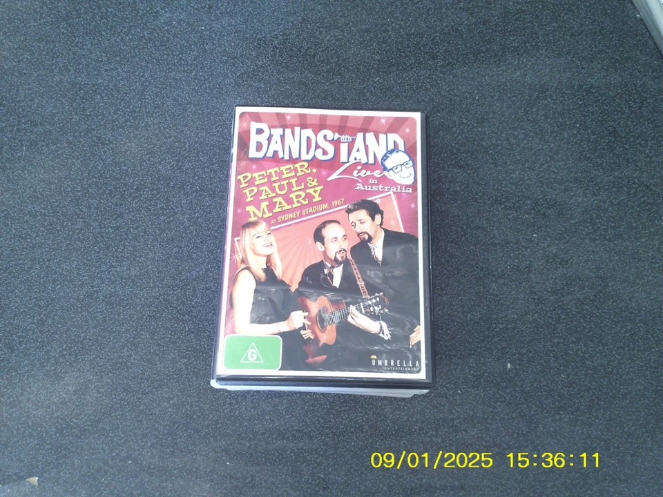 Quiosco de música en vivo en Australia Peter Paul & Mary en el estadio de Sydney 1967 paraguas Foto 1 de 1