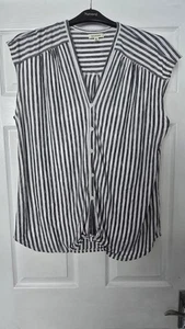Max Studio Blue White Stripe Blouse Size XL Fits 18 Soft Stretchy Excellent Cond - Picture 1 of 2
