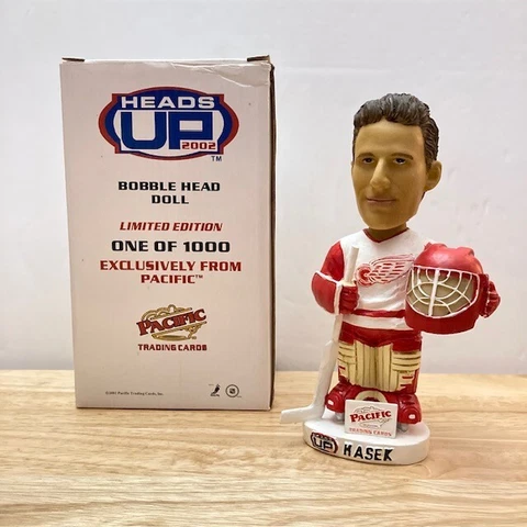 DOMINIK HASEK Detroit Red Wings 2002 "Heads Up" Pacific Bobblehead *LE /1000* Cover