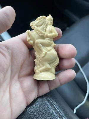 E.S. Repuesto de pieza de ajedrez Lowe ANRI Co. Knight blanco vintage Foto 1 de 4