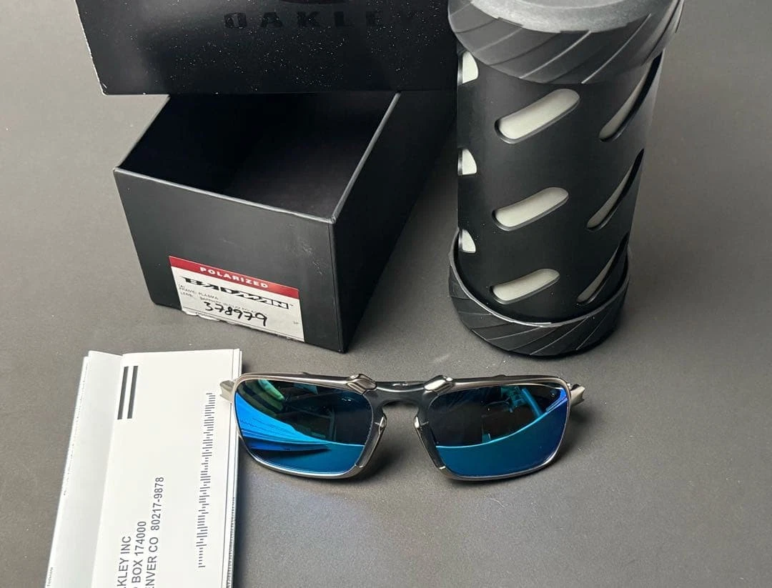 Preços baixos em Óculos de sol Oakley Badman para Homens | eBay