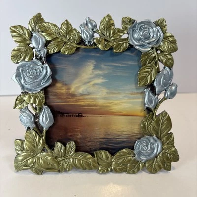 Marco floral decorativo marco de metal plateado y dorado Foto 1 de 4