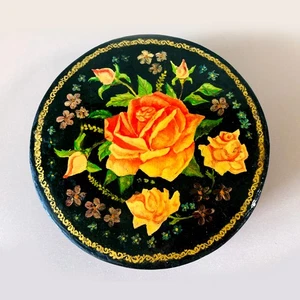 Caja de baratijas de madera redonda soviética vintage años 50 rosas pintadas a mano arte popular URSS - Imagen 1 de 7