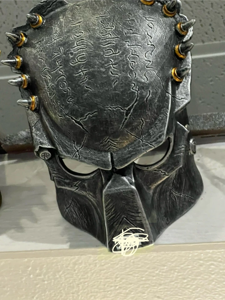 Predator Cosplay Mask Halloween Prop Gift - Image 1 of 1
