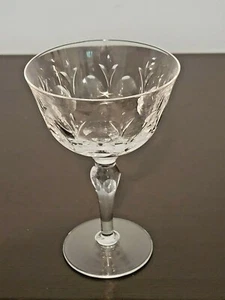 Stuart Crystal Camelot 5 1/2" H x 3 3/4" W Champagne Alto Sherbet Inghilterra - Foto 1 di 6
