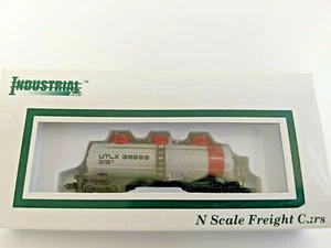 NEW Industrial Rail N scale Freight Cars 3 Dome Tanker UTLX 39559 - Picture 1 of 4