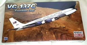 Minicraft 1/144 VC-137C Freedom One Plastic Model Kit, item 14624 - Picture 1 of 2