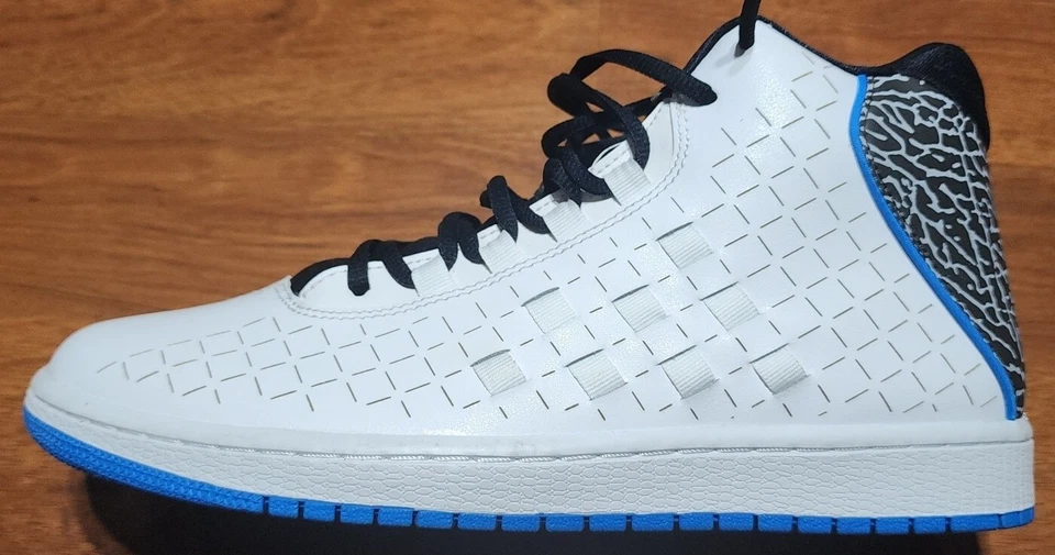 Nuevas zapatillas de baloncesto Air Jordan Illusion 705141-105 blancas/negras para hombre talla 10 Foto 1 de 4