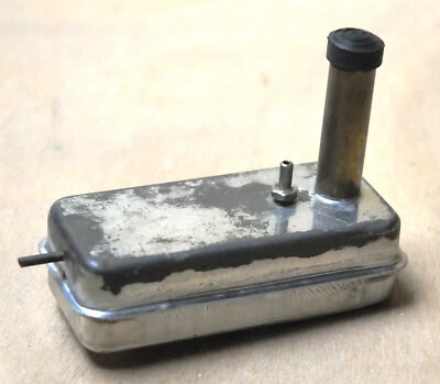 SERBATOIO  (acciaio) - per motori a scoppio 1:10 - vintage modellismo - Immagine 1 di 4