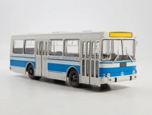 LAZ-4202 bus /white-blue/ - Imagen 1 de 6