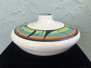 Ute Mountain Tribe Pottery Vase - Picture 1 of 6