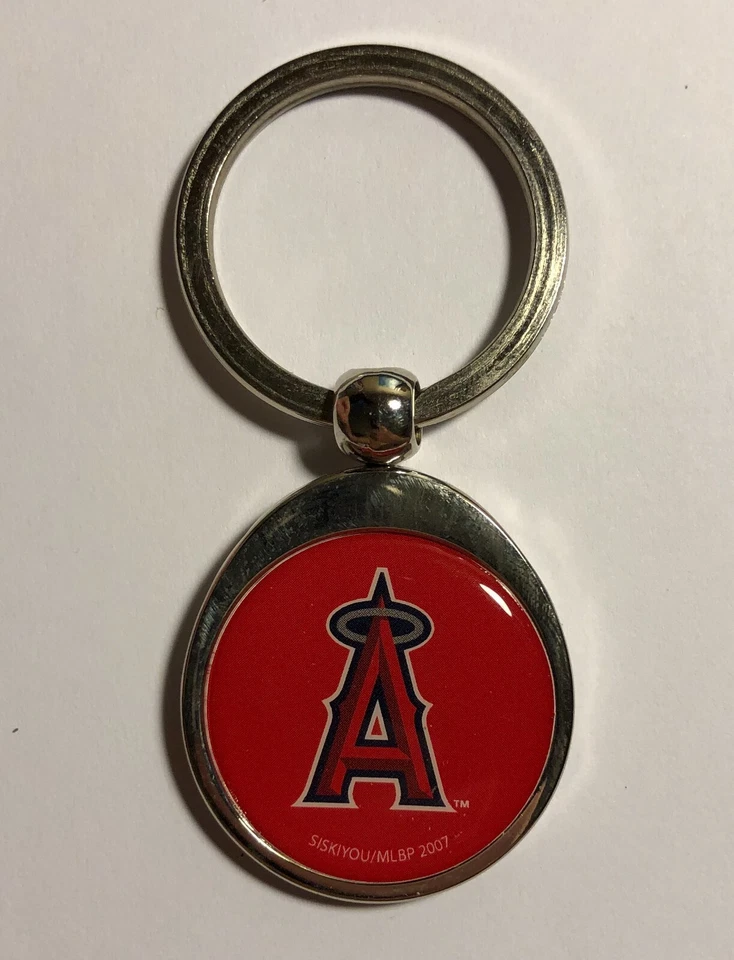 Los Angeles Angels Officially Licensed Round Keychain Bold Logo NWT MLB - Image 1 of 1