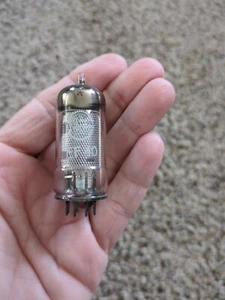 EF40 VALVO Radio TUBE New/Old Stock Dm L80~ 322 Not Tested - Picture 1 of 9