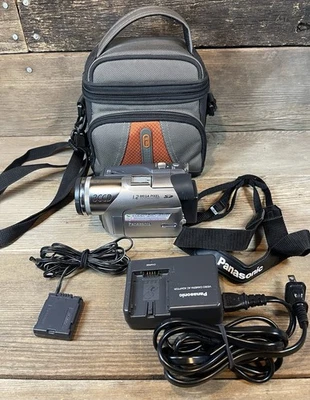 Panasonic PV-GS120 Silver 1.2 MP 3-CCD Mini DV Digital Video Camera Recorder - Image 1 of 4