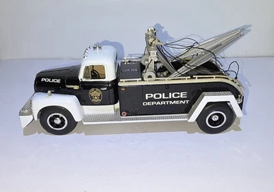 First Gear 1957 国际警察破坏者不完美见说明。 1/34 — 第 1/4 张图片