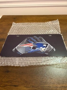 New England Patriots Gloves Design License Plate – Aluminum – New - Picture 1 of 5