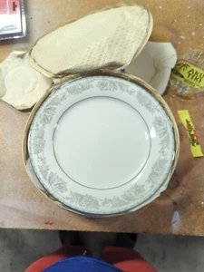 Noritake Belmont Essteller 10 3/8" 5609 blau grau Schnörkel - Bild 1 von 3