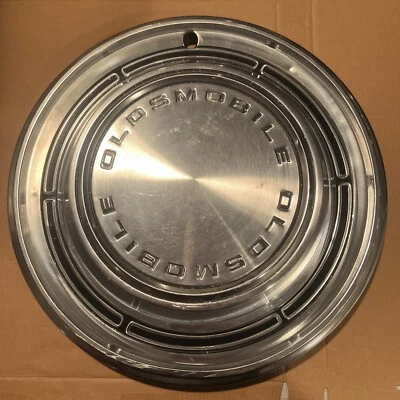 Oldsmobile Cutlass 1968 tapacubos cubierta de rueda de 14" Foto 1 de 4