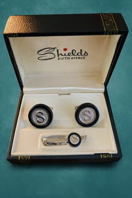 Gemelos de colección Shields Fifth Avenue + barra de corbata monograma S nuevo stock antiguo Foto 1 de 4