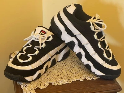 Zapatos gruesos para mujer FILA blancos y negros talla 9 Foto 1 de 4