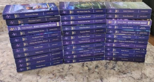 LOVE INSPIRED ROMANTIC SUSPENSE - LOT OF 33 LARGER PRINT PAPERBACK BOOKS - - Foto 1 di 6