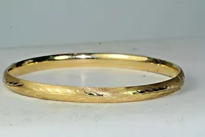 BRAND NEW 14K GOLD ETCHED BRUSHED SMALL BANGLE BRACELET 6 GRAMS - Picture 1 of 2