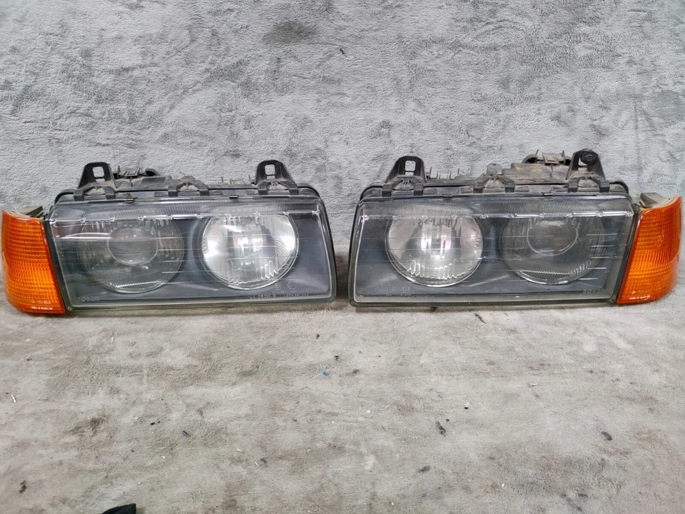 BOSCH BMW E36 1992-1999 PROJECTOR Housing Headlights Head Lamps Corner Lights - Image 1 of 4