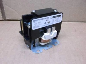 CONTACTOR CUADRADO D 8910DP21V02Y248Y256 1 POLO 25 AMP CON DERIVACIÓN, BOBINA: 120VAC - Imagen 1 de 4