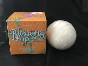 Perfectly Posh Blossoms Up Large Spring Bombinator Bath Bomb - NEW! - Picture 1 of 1