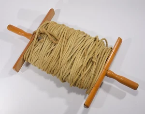 uralte Wäschespindel / Seil auf Haspel Wäscheleine Holzspindel Strick Schnur - Bild 1 von 5
