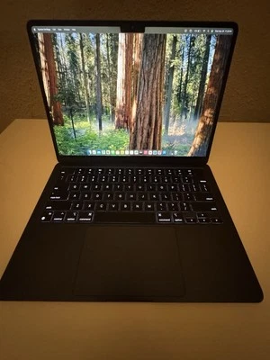 Apple MacBook Air 13 in 2022 Midnight/Apple M2 3.49 GHz, 256 GB 8 GB 8-Core - Image 1 of 4