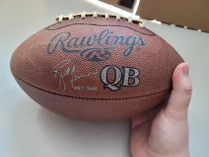 Vintage Rawlings Brett Favre Signature Football Junior Size - Picture 1 of 8