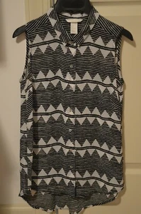 H&M Sleeveless Sheer Blouse Top Women's Size 2 Black White Button Front - Picture 1 of 7