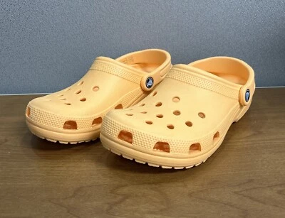 CROCS KIDS CLOG SIZE J5 CLASSIC SLIP-ON MELON ORAGNE MEN'S 5 / WOMEN'S 6 - Image 1 of 4