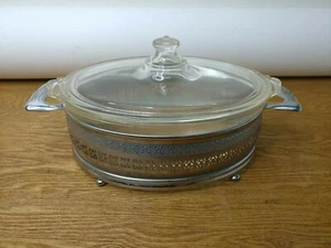 Vintage Pyrex Serving Bowl Dish Casserole w Lid and Silver Holder 033-633-B - Picture 1 of 6