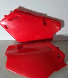 Motorcycle Plastics Side Ufo Covers - CR80 '96-00 - CR Red HO03626070 - Bild 1 von 5
