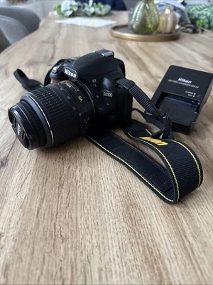 Nikon D3100 Spiegelreflexkamera DSLR, Zoomobjektiv AF-S DX 18-55mm 3.5-5.6GII ED - Bild 1 von 4