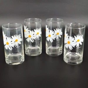 4 Vintage Blumen Trinkglas Becher mit weiß gelbem Gänseblümchen signiert Karen 5,5" - Bild 1 von 12